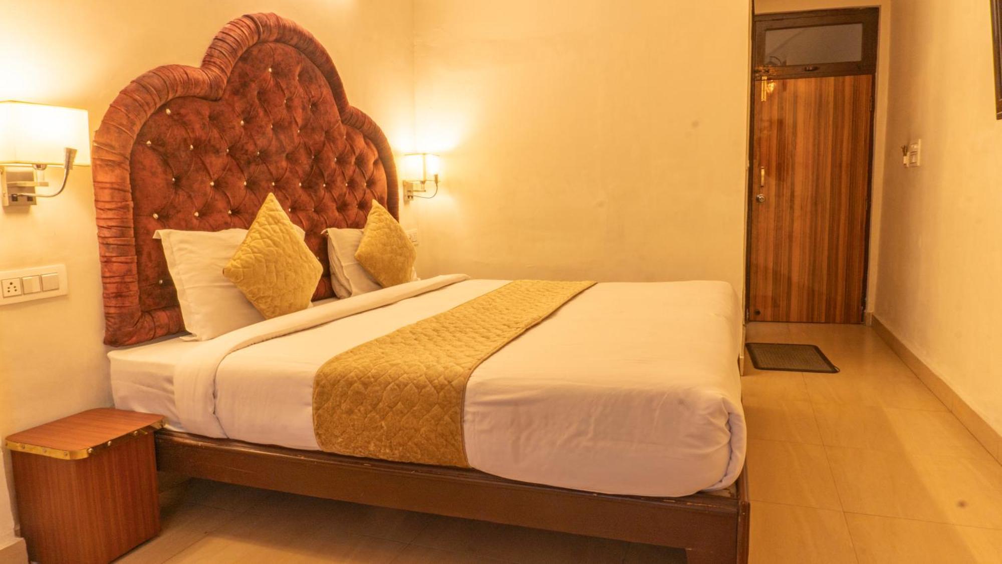 The Neeraj Palace リシケーシュ エクステリア 写真